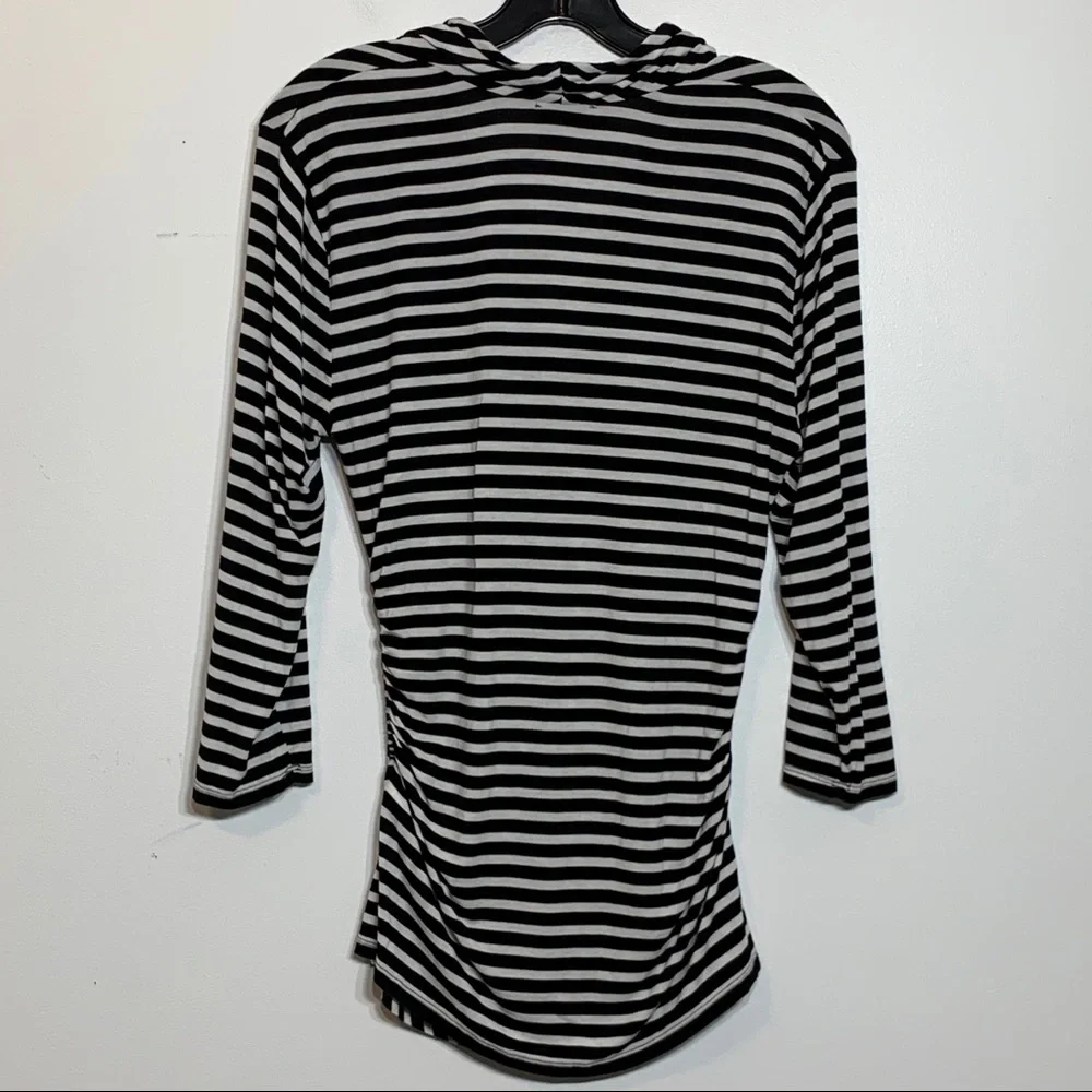 EUC Vince Camuto Black and White‎ Striped Shirt - Picture 2 of 6